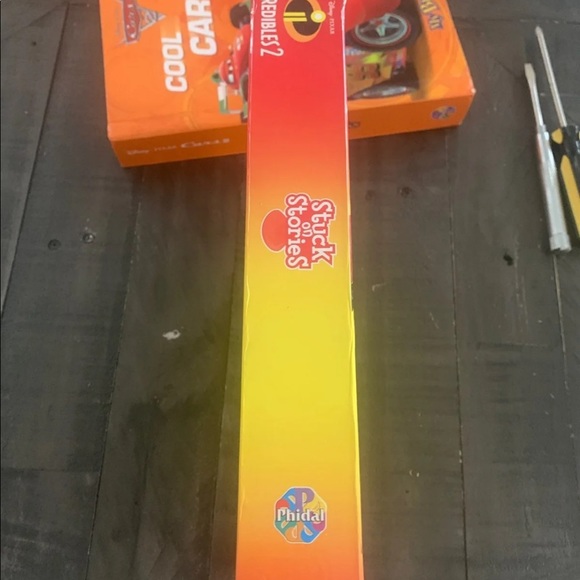 Disney Incredibles 2 busy book w/10 game pieces - Picture 7 of 7